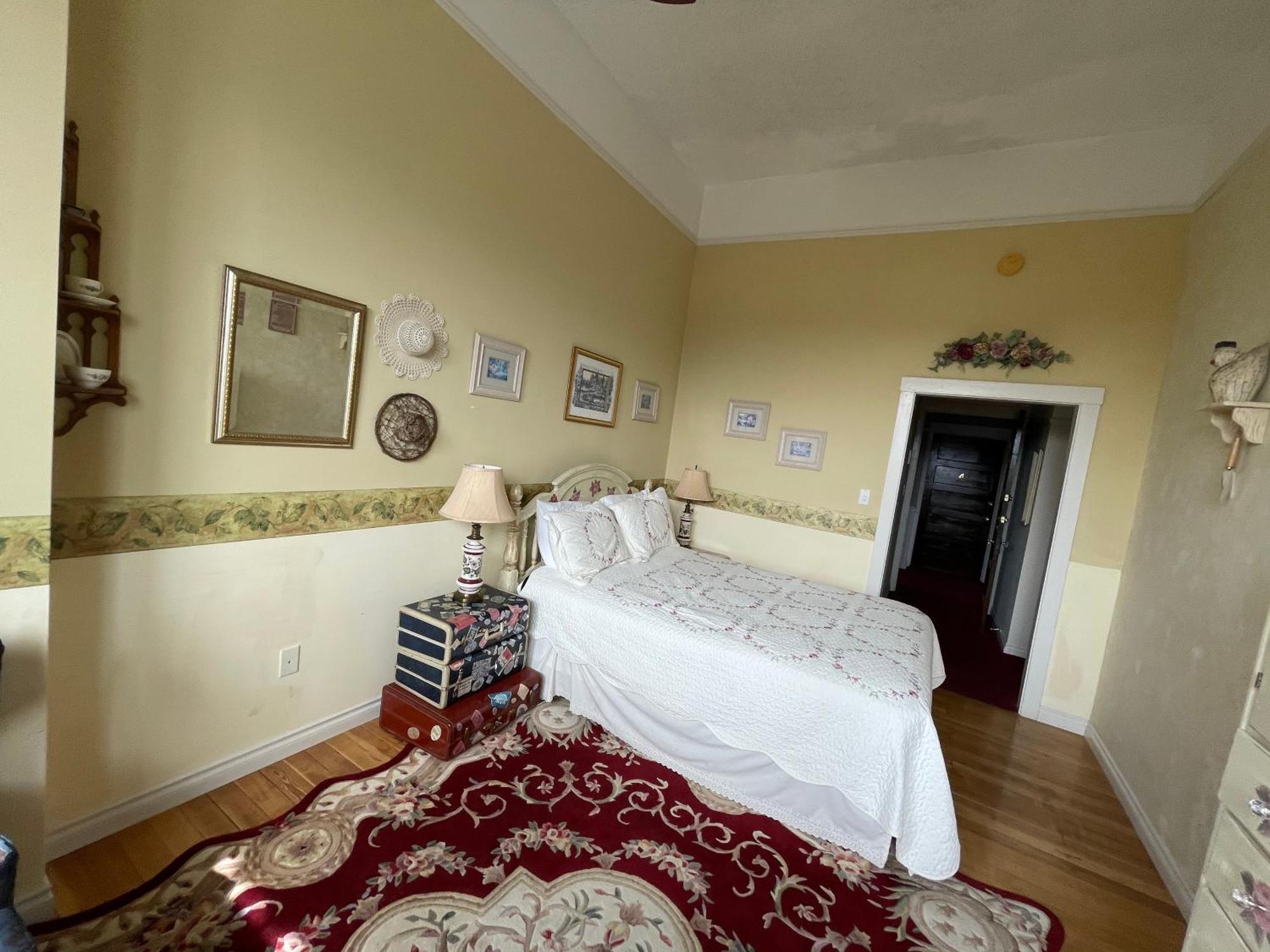 Northside School Bed & Breakfast Bonners Ferry Rum bild